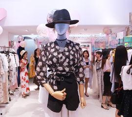 厦门女装网红,时尚穿搭引领潮流风向标