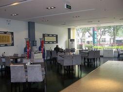 明星餐厅石家庄店,石家庄明星餐厅惊艳亮相