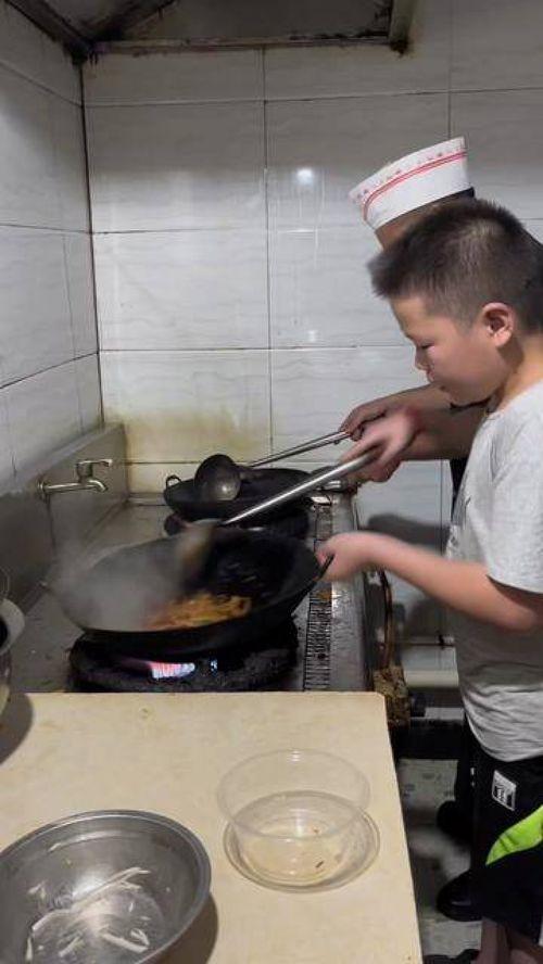 渭南炒菜的网红店,舌尖上的美食传奇